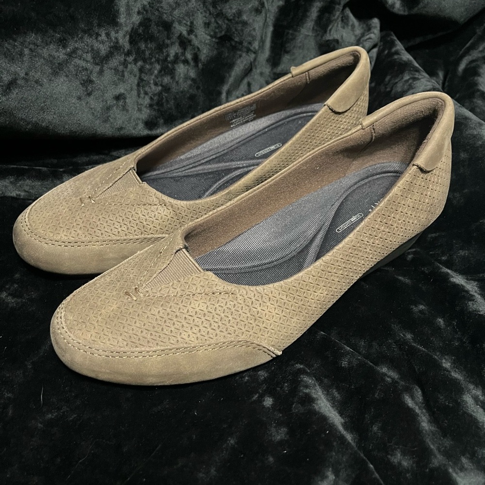 Comfortable Brown Cobb Hill by Rockport Wedge